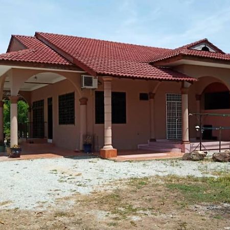 Homestay Zahra Sri Bayu Cherang Ruku Eksteriør billede